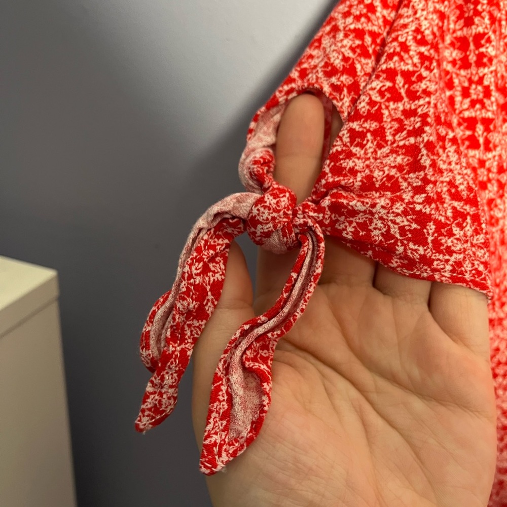 🦋Universal Thread blouse🦋 - Picture 3 of 4